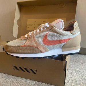 NWT Nike Debreak-Type Shoes